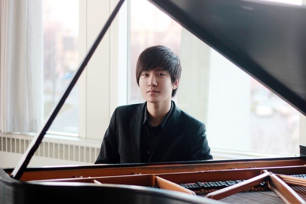 피아니스트 하동완이 오는 8월 티엘아이아트센터 ‘젊은 음악가 시리즈’ 무대에 선다. Ⓒ티엘아이 아트센터