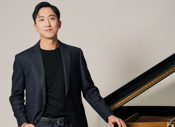 피아니스트 조민현이 오는 8월 티엘아이아트센터 ‘젊은 음악가 시리즈’ 무대에 선다. Ⓒ티엘아이 아트센터