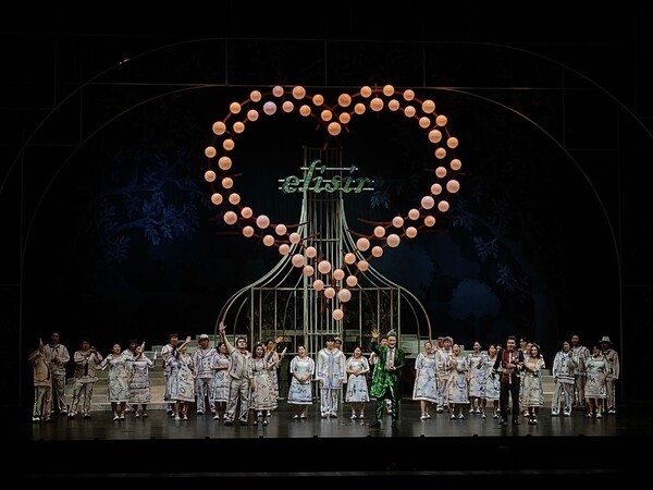 2022서울오페라페스티벌이 오는 11월 3일부터 12일까지 열흘간 강동아트센터에서 열린다. 사진은 오페라 ‘사랑의 묘약’의 한 장면. ⓒ서울오페라페스티벌 제공