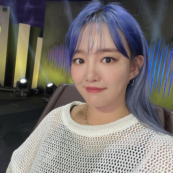 윤하, '사건의 지평선'으로 15년 만에 '인기가요' 1위