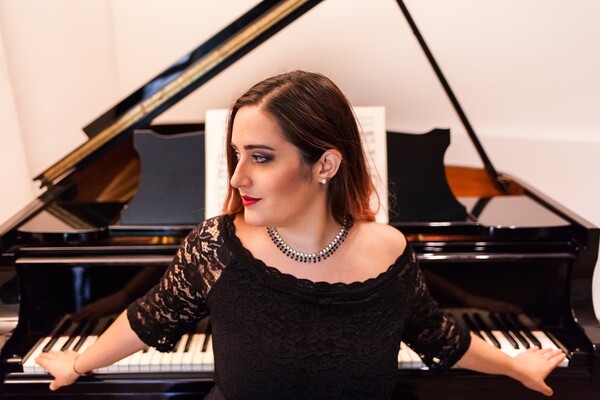 지난해 쇼팽 콩쿠르 5위에 오른 이탈리아 출신의 피아니스트 레오노라 아르멜리니가 내년 3월 5일 예술의전당 IBK챔버홀에서 ‘해피버스데이 쇼팽’ 공연을 연다. ⓒ스톰프뮤직 제공