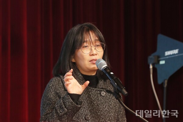 제9회 세계한글작가대회...강연하는 소설가 한 강