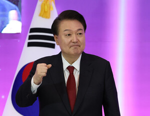 尹<b>대통령</b> "<b>미래 과학자</b>, 신기술 개발해 세계 선도해야"