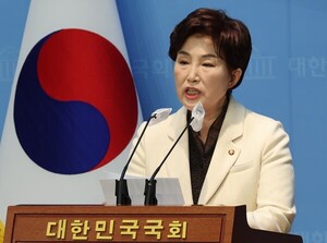 <b>전혜숙</b> '탈당'…"민주당 공천혁명? 현역 이재명도 양보해야 혁신"