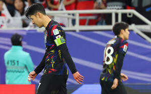 <b>축구협회</b>, <b>아시안컵</b> 원정 유니폼 논란에 "사실무근이나 책임 통감"