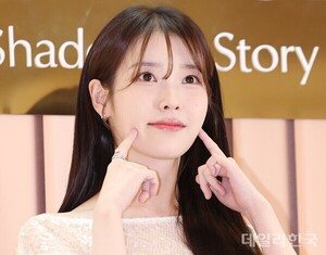 "중학교 동문도 악플러였다"…<b>아이유</b>, <b>악플러 180명</b> 고소