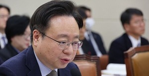 정부 "<b>설연휴 응급실</b>에 1대1 <b>전담관</b>…빈틈없는 응급의료체계 유지"