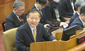 "尹이해한다" <b>이상민</b>, 헌재서 경찰조사 때와 다른 '딴소리' 진술