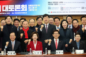 與잠룡들, '국회 세몰이'로 전초전…"마음은 '벚꽃 대선'에"