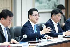<b>김영록 지사</b>, "<b>AI슈퍼클러스터</b>, 벤처정신으로 성공시키자"