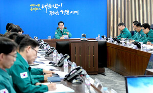김영록 <b>전남</b>도지사, <b>구제역 확산 방지</b>·조기 안정화 총력 당부