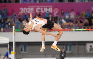 <b>우상혁</b>, <b>아시아</b>육상<b>선수권</b> 높이뛰기 금메달...2연패 성공