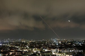 <b>이스라엘</b>·<b>이란</b>, 아흐레째 <b>무력 공방</b>…<b>이란</b>서 400명 이상 사망