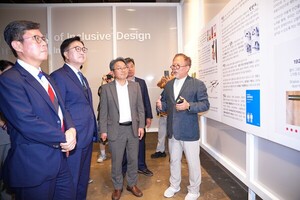 [포토뉴스] 강기정 <b>광주</b>광역시장, <b>우원식</b> 국회의장과 디자인<b>비엔날레</b> 관...