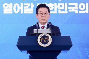 李<b>대통령</b> "AI, 韓 미래 결정할 생존 전략...머뭇·안주해선 안돼"