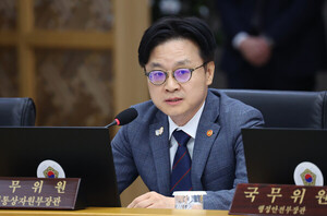 <b>산업</b><b>장관</b> "울산 석유화학, 신속한 사업재편 필요"