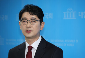 '<b>냉부</b>해 논란' 연일…與 "<b>고발</b>할 것", 野 "<b>냉부</b> 특검·특별재판부도 만...
