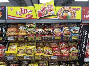 ‘치즈라면’ 통했다…오뚜기, 미국 웃고 베트남 키운다