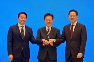 李대통령 "호남 투자, 누적 격차 비하면 <b>조족지혈</b>"…지역 차별론 반박