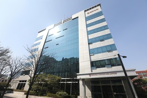 단순 관리는 옛말…제약 지주사, 직접 사업 키운다