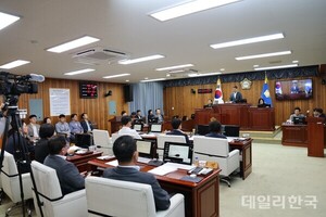 울진군의회, 주요 사업장 9곳 현지점검..."예산·관리 개선해야" - 뉴스 썸네일 이미지